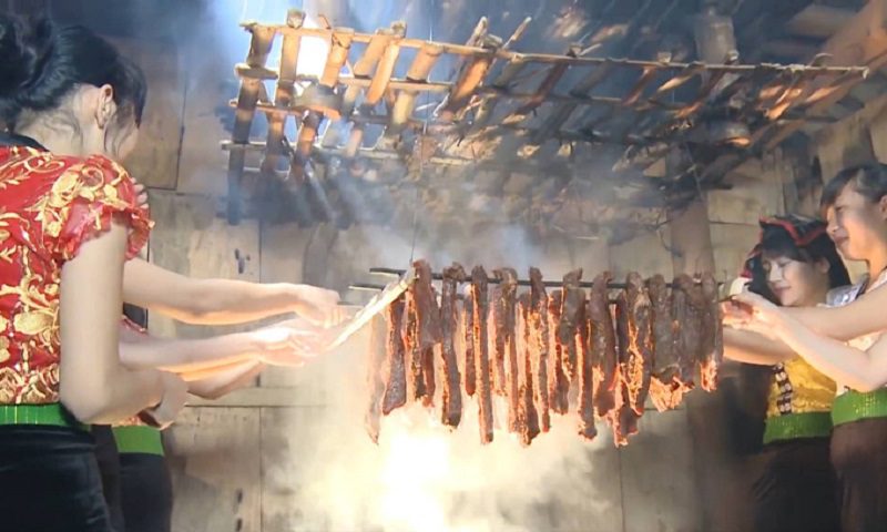 Cách làm thịt trâu gác bếp