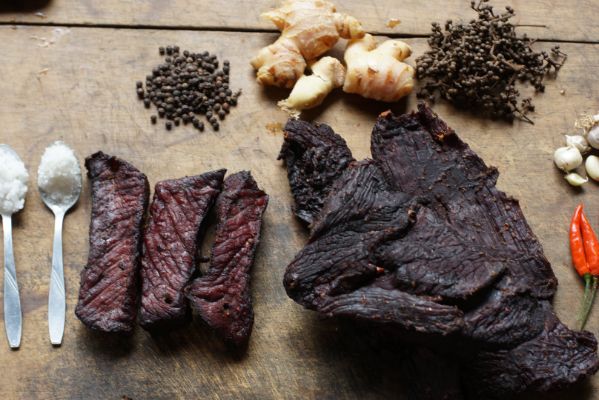 Nguyên liệu sản xuất trâu gác bếp.