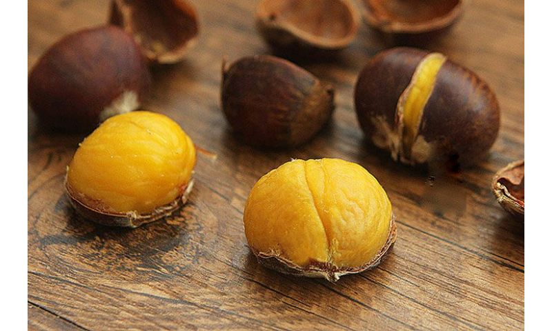 Hạt dẻ chứa nhiều hoạt chất tốt cho sức khỏe.