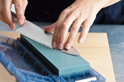 Chia sẻ một số cách vệ sinh và bảo quản dao bếp không bị rỉ sét